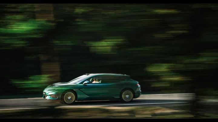 DENZA 腾势 Z9GT · 公路广告 · 图版 10
